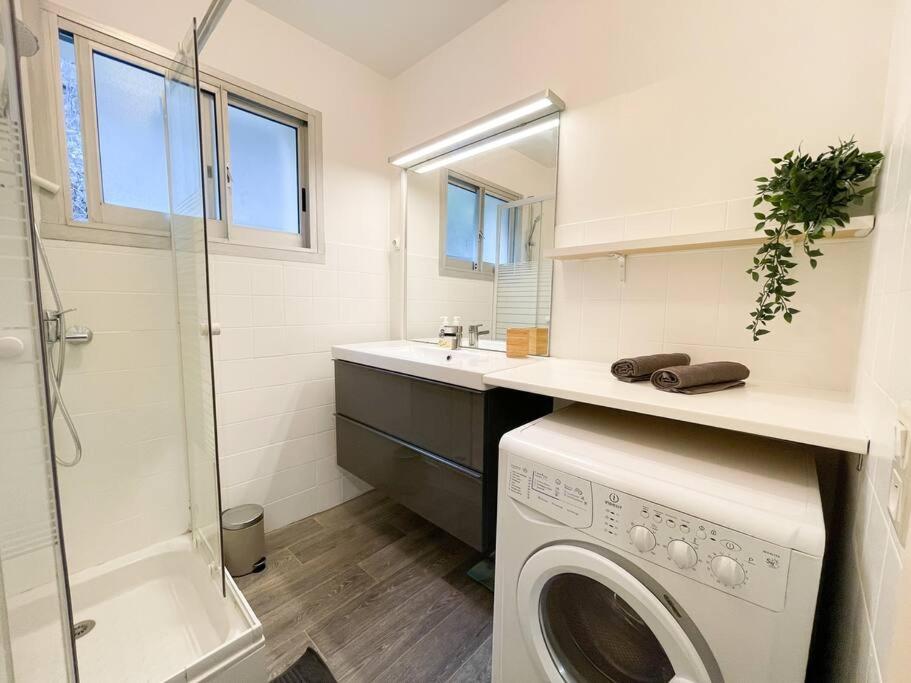 Cosy Deux Pieces Apartment ม็องตง ภายนอก รูปภาพ