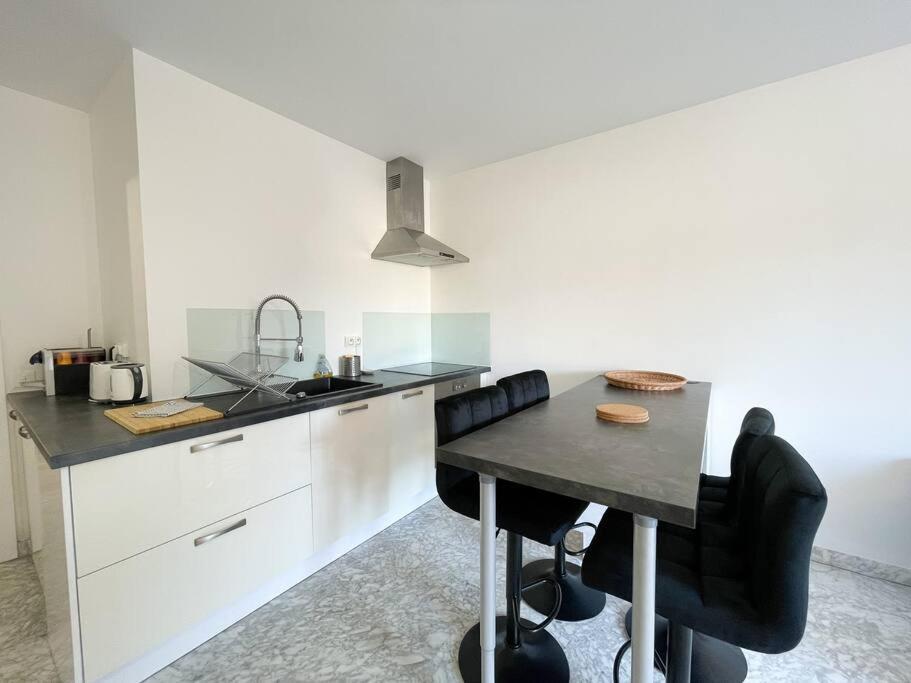 Cosy Deux Pieces Apartment ม็องตง ภายนอก รูปภาพ