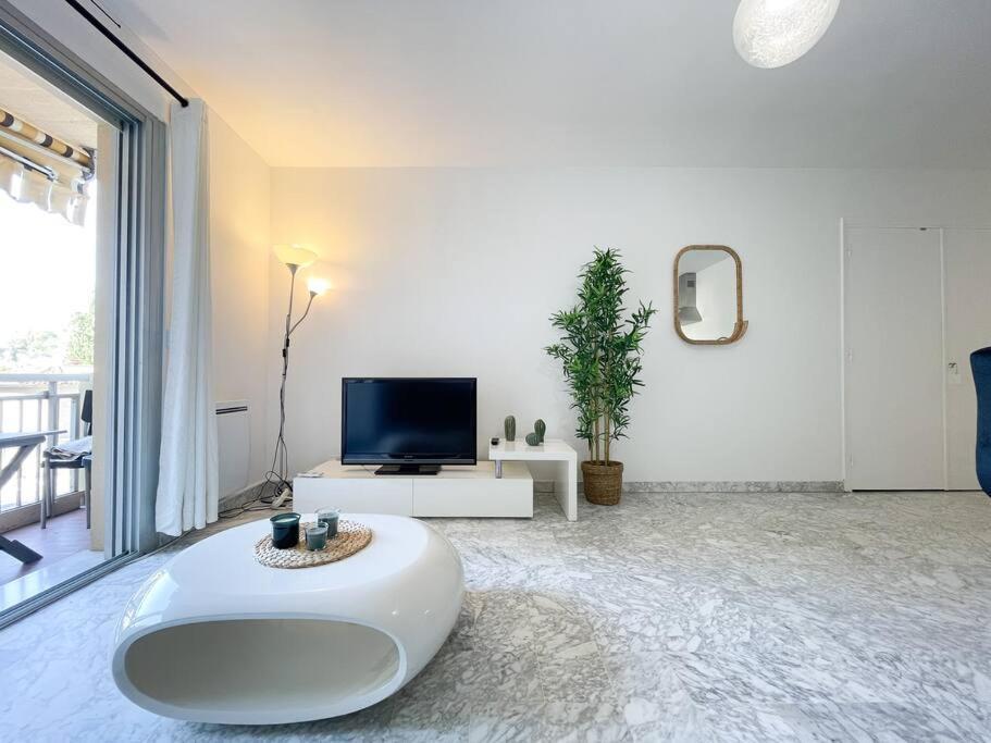 Cosy Deux Pieces Apartment ม็องตง ภายนอก รูปภาพ
