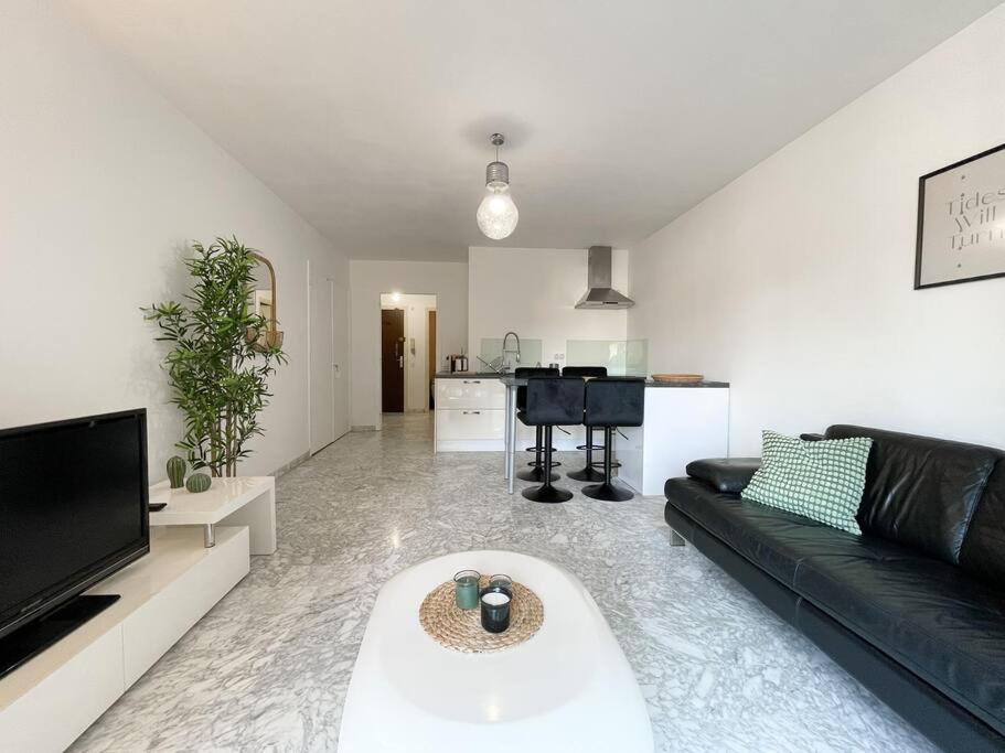 Cosy Deux Pieces Apartment ม็องตง ภายนอก รูปภาพ